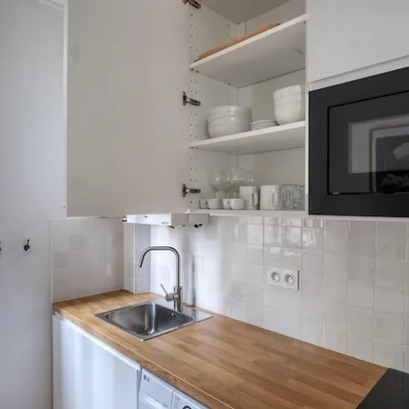 Apartman One Bedroom With Its Modern Decor - Checkprofile