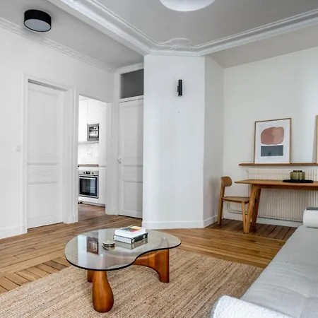 Apartman One Bedroom With Its Modern Decor - Checkprofile